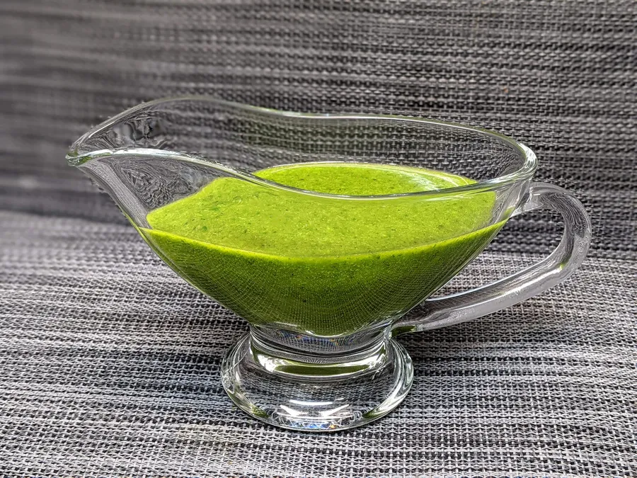 Primera presentación del aceite de albaca.