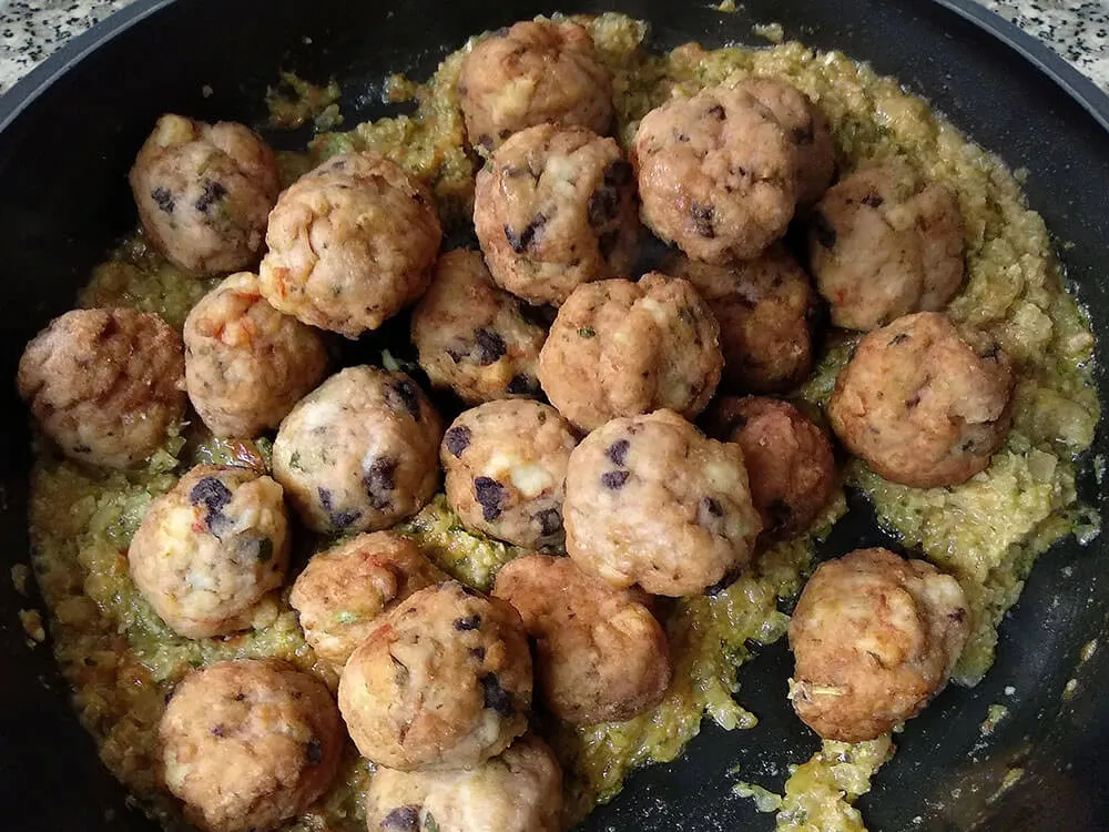 Sofrito y albóndigas.