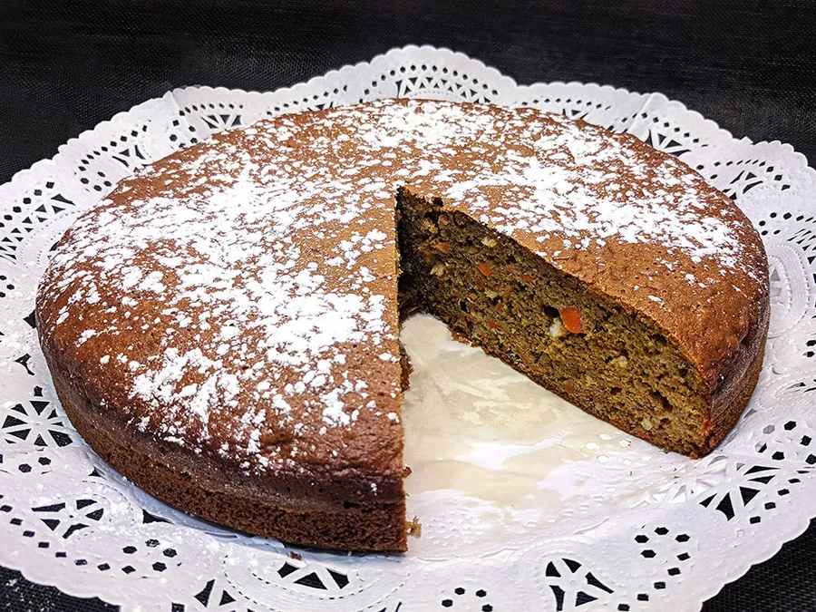 Bizcocho de zanahoria y avellana.