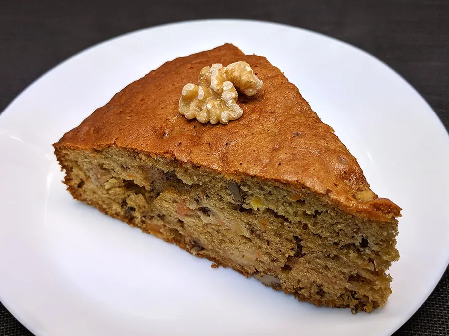Bizcocho de zanahorias y nueces.
