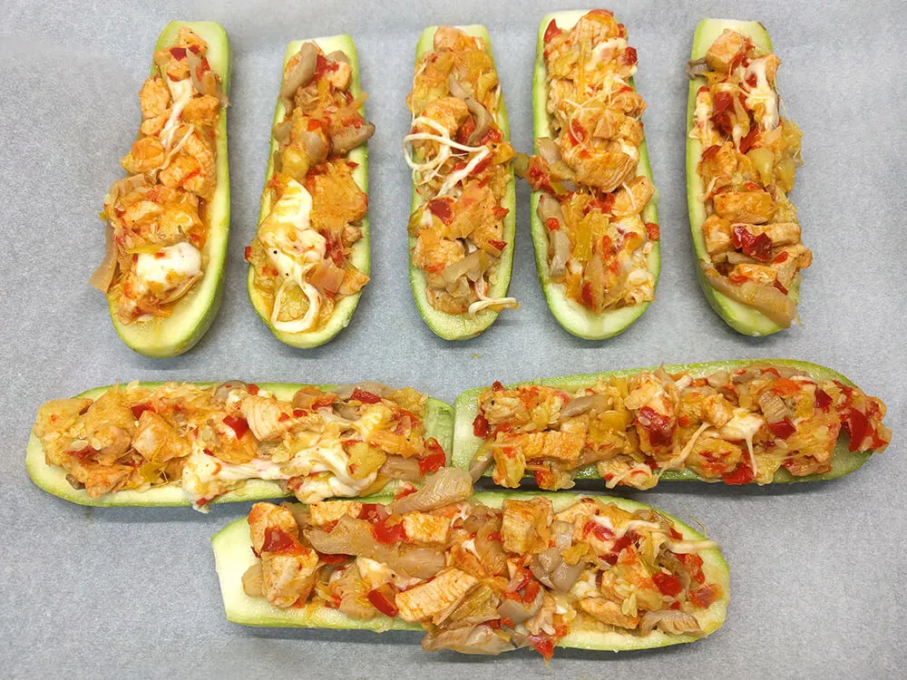 Calabacines rellenos listo para hornear