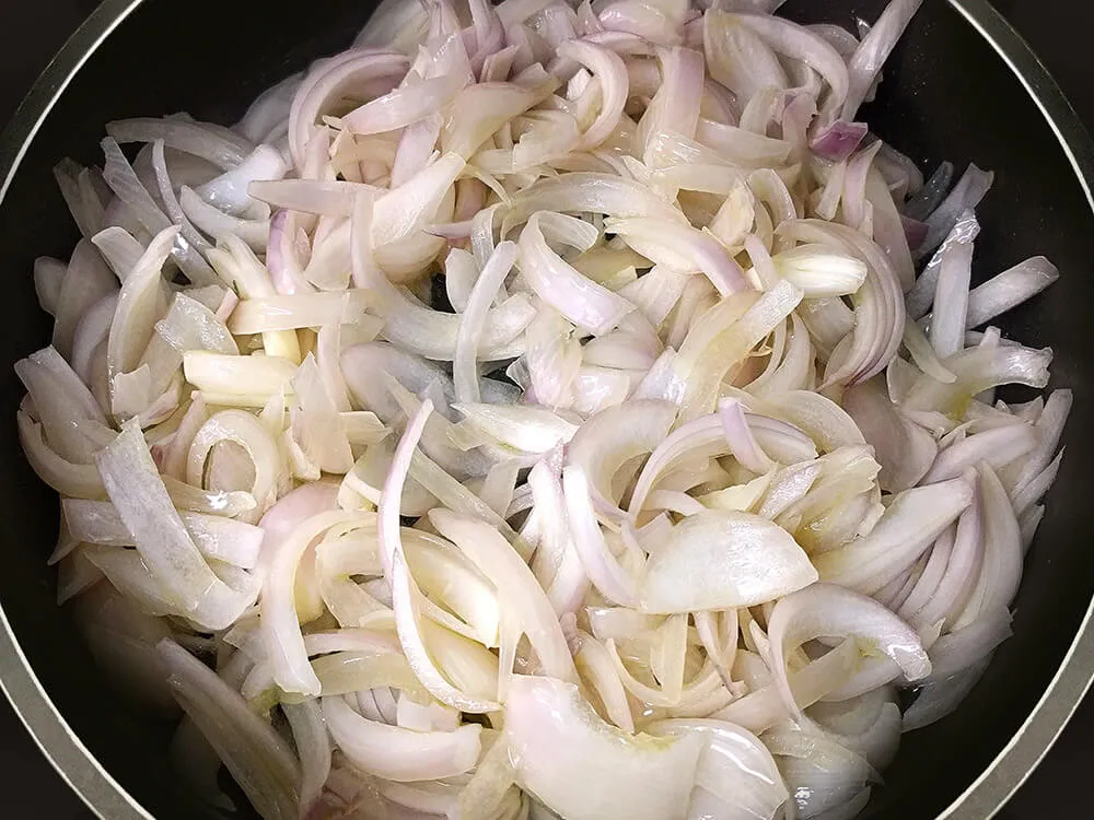 Cebolla en juliana.