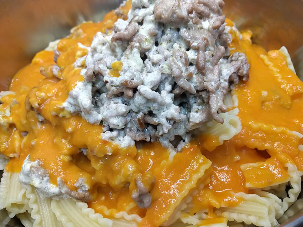 Capriccis hervidos con carne picada y el sofrito