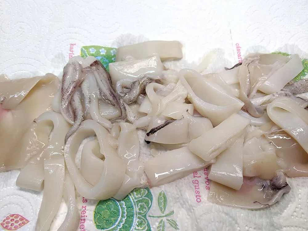 Calamares en papel de cocina.