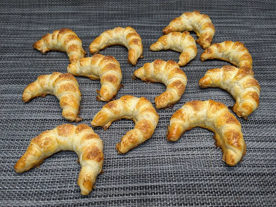 Presentación de los croissants de hojaldre.
