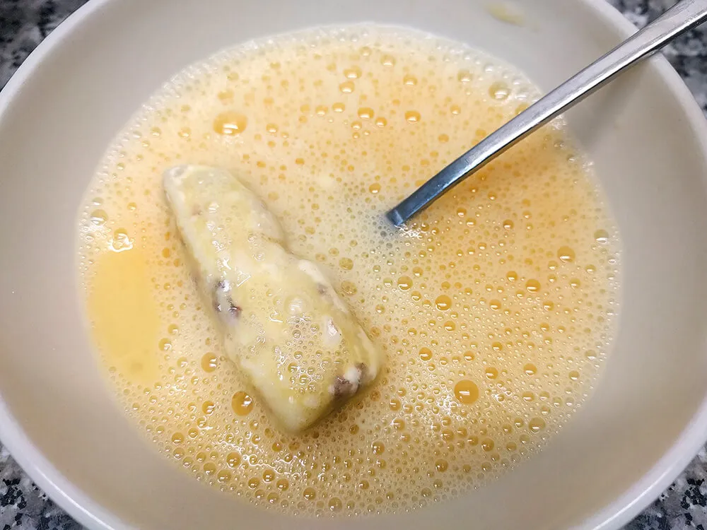 Croqueta pasada por huevo batido