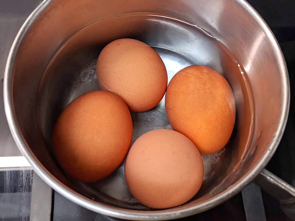Huevos listos para hervir.