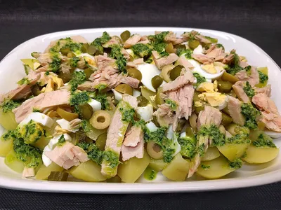 Ensalada de patatas con bonito