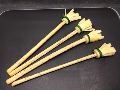 Escobas de queso para Halloween