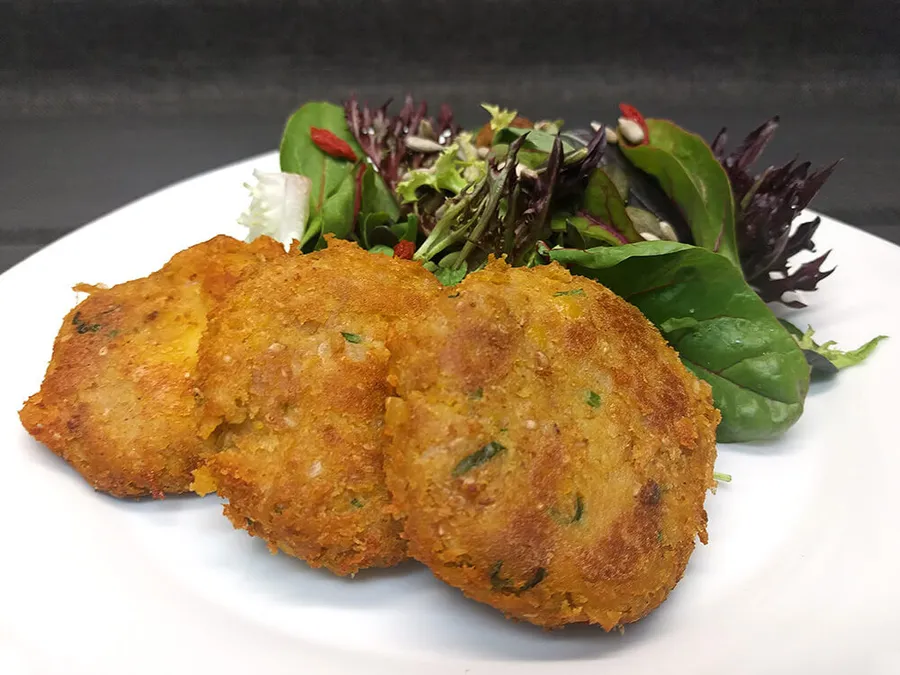 Falafel con ensalada