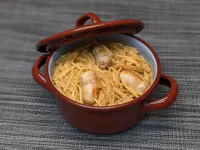 Primera presentación de los fideos con salchichas