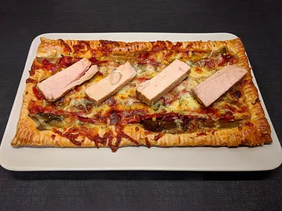 Hojaldre de escalivada y bonito