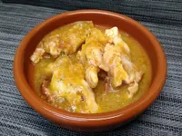 Manitas de cordero en salsa.