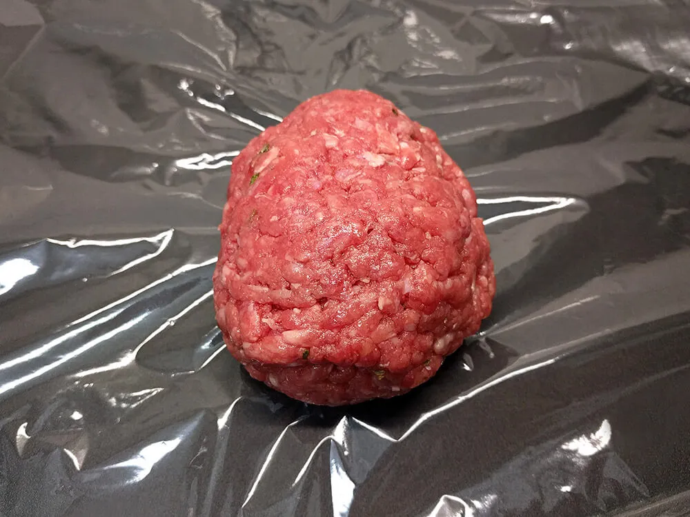Bola de carne picada