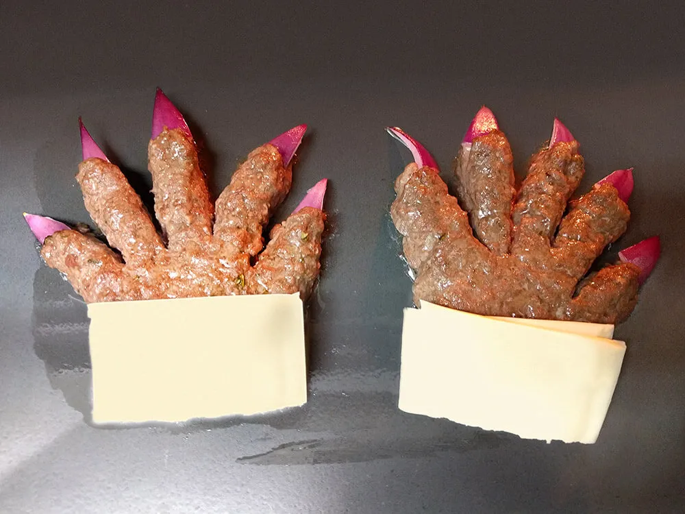 Manos de Halloween con queso