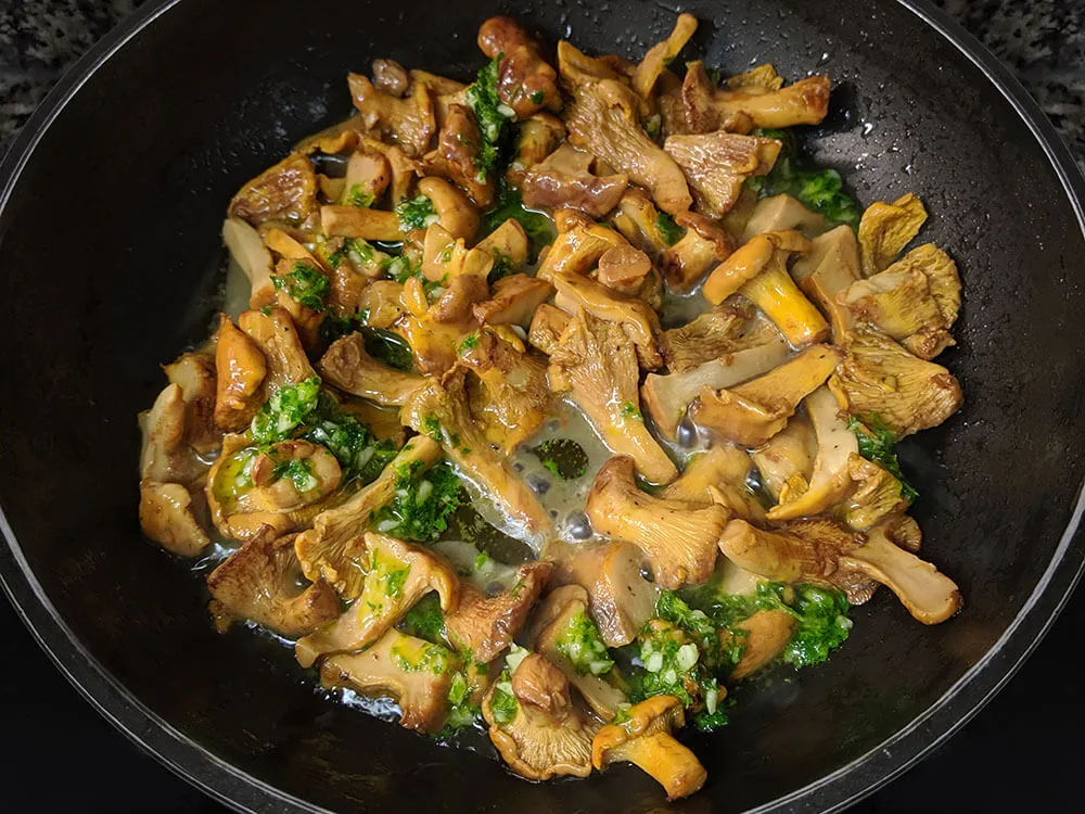 Rebozuelos salteados.