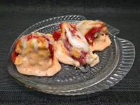 Piquillos rellenos de atún gratinados.