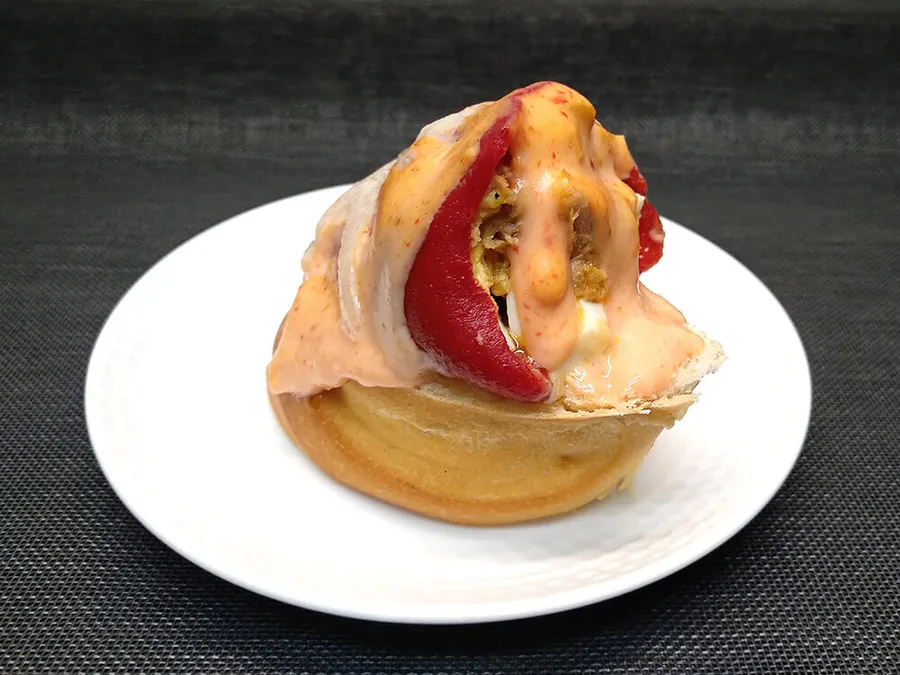 Piquillos rellenos de atún gratinados.