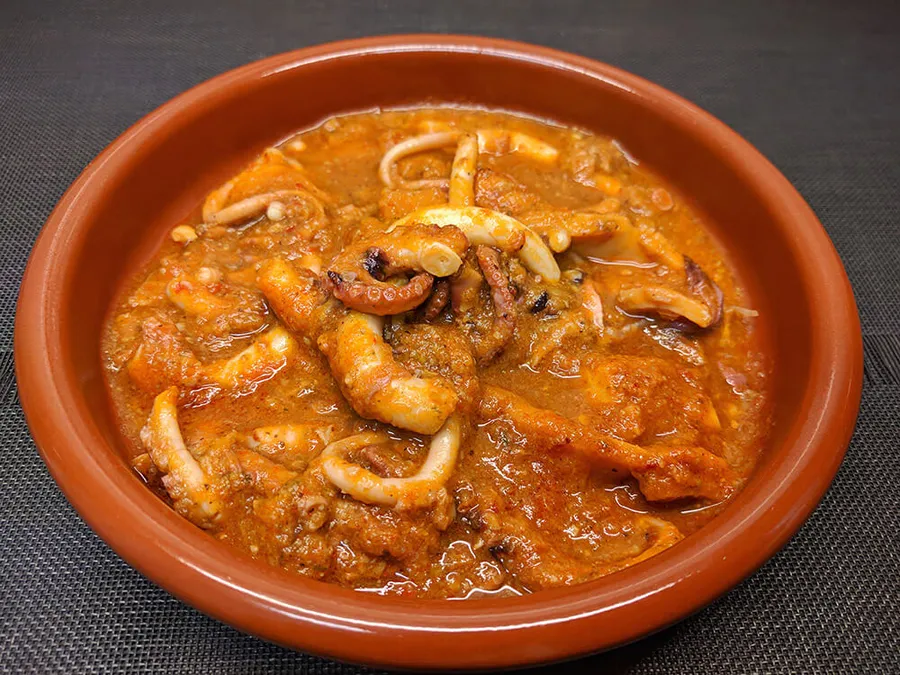 Pulpo en salsa.