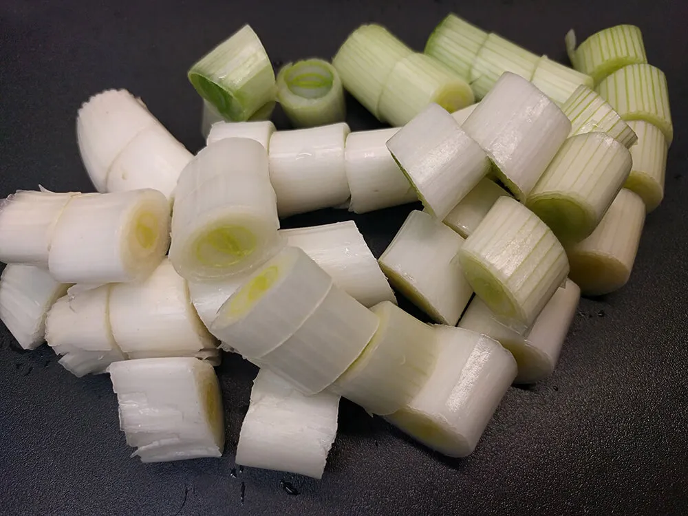 Calçots cortados a rodajas