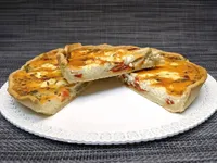 Quiche de escalivada y rulo de cabra.