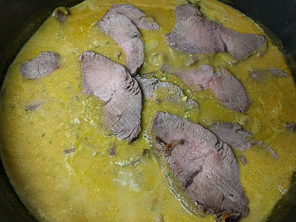 Redondo cortado en su salsa