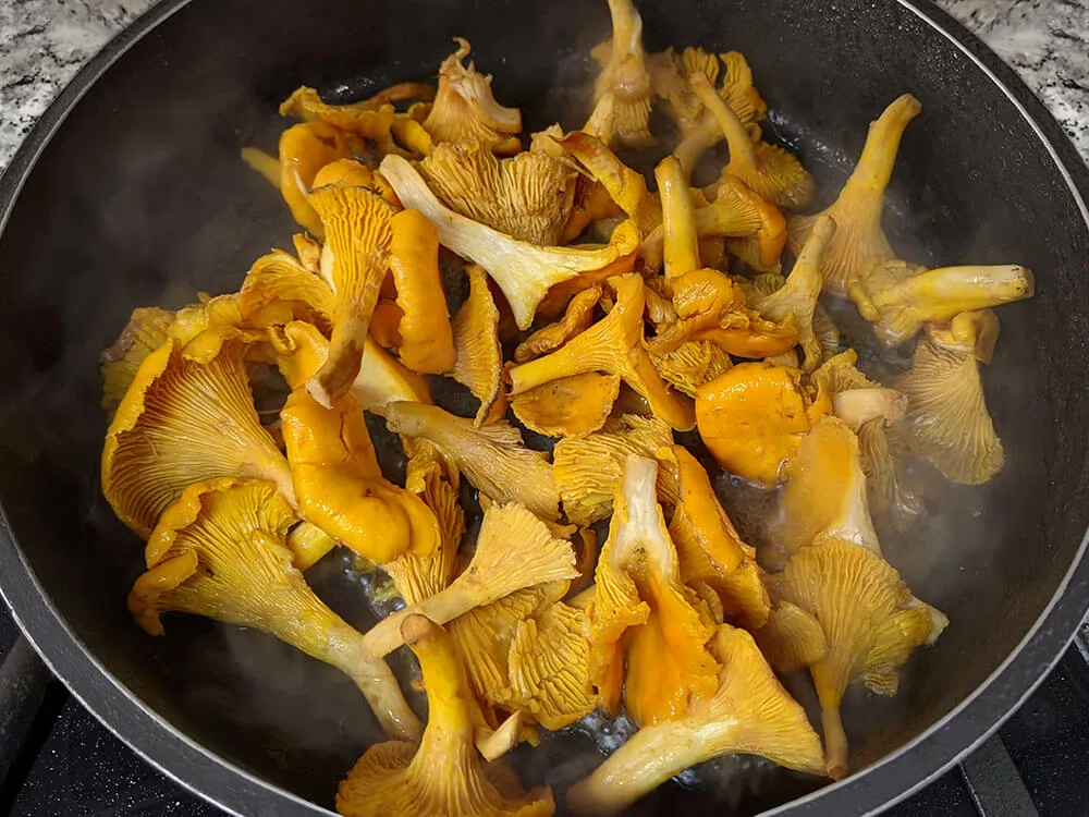 Rebozuelos salteados.