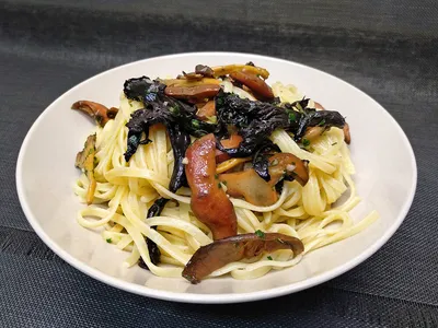 Tallarines con setas variadas