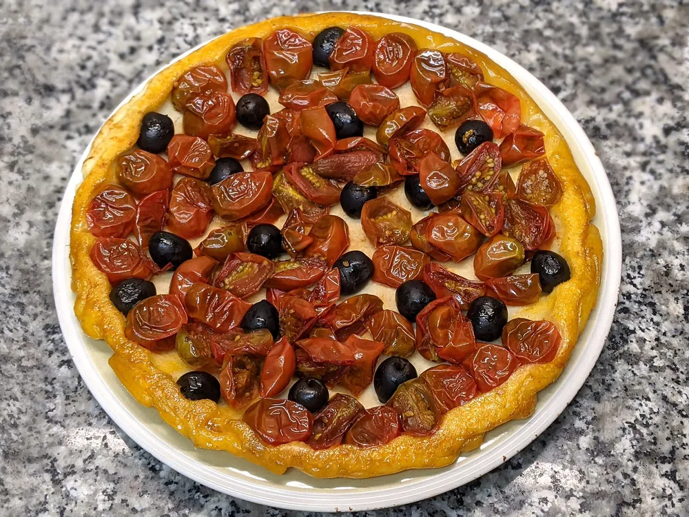 Tatín de tomates cherry.