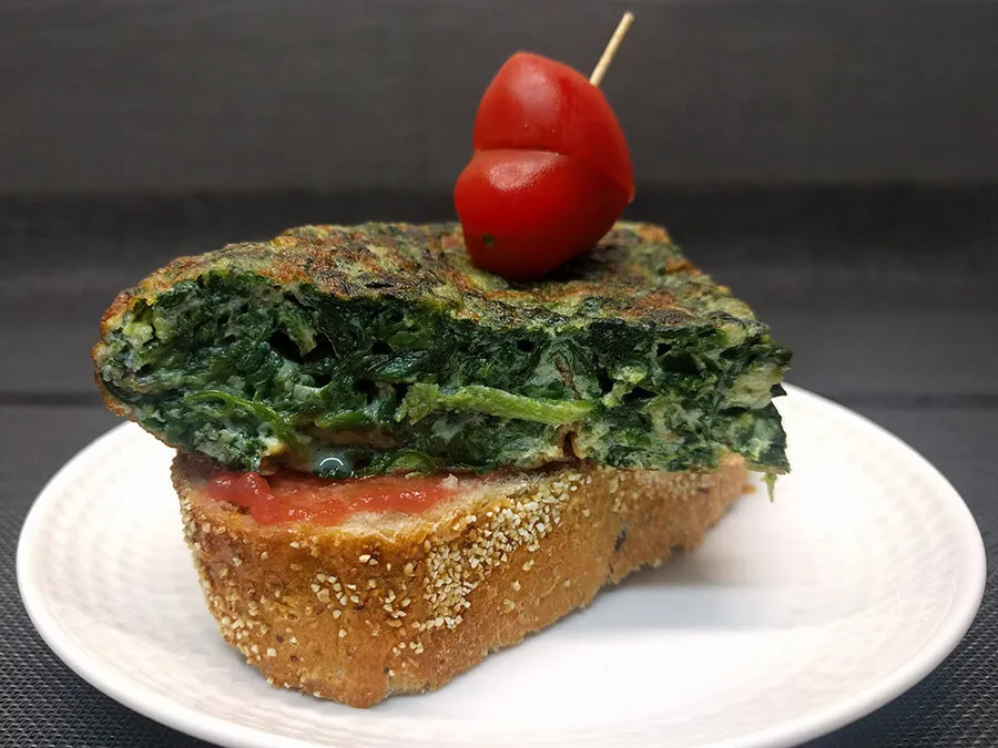 Porción de tortilla de espinacas