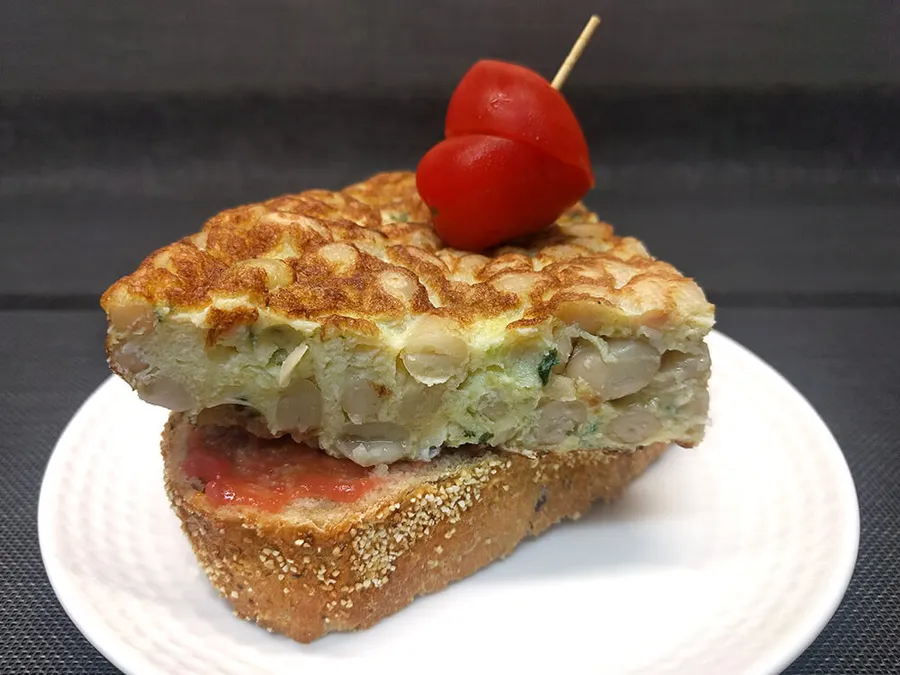Porción de tortilla de judías